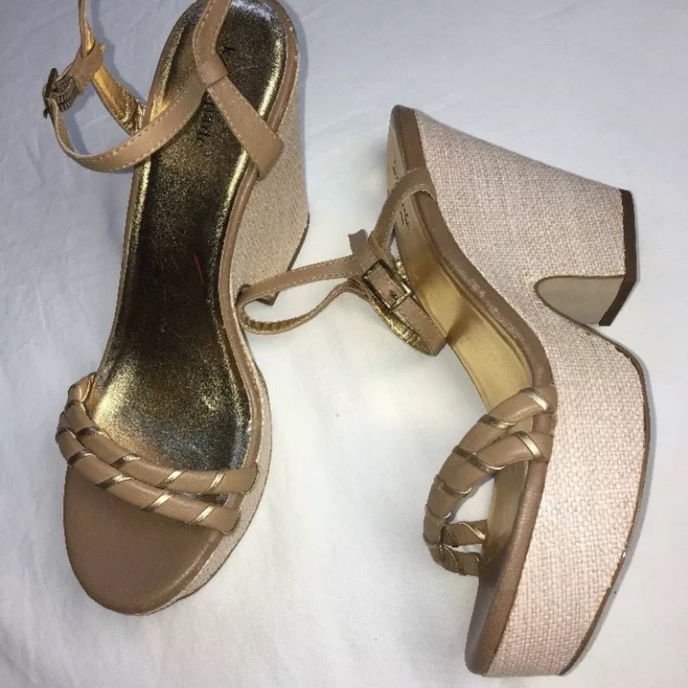 Kate Spade Platform heels 🌴